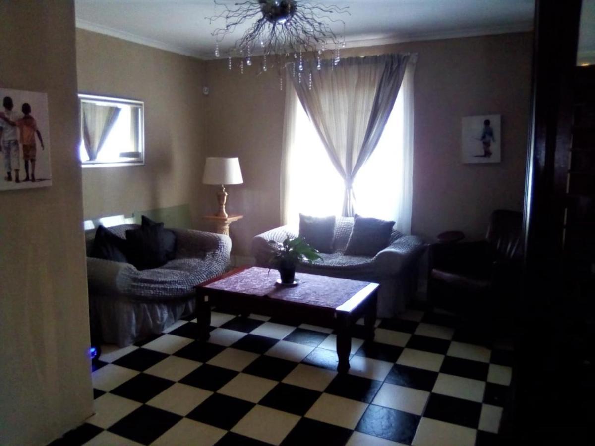 Bread And Barrel Guesthouse Bellville Cape Town Exterior photo