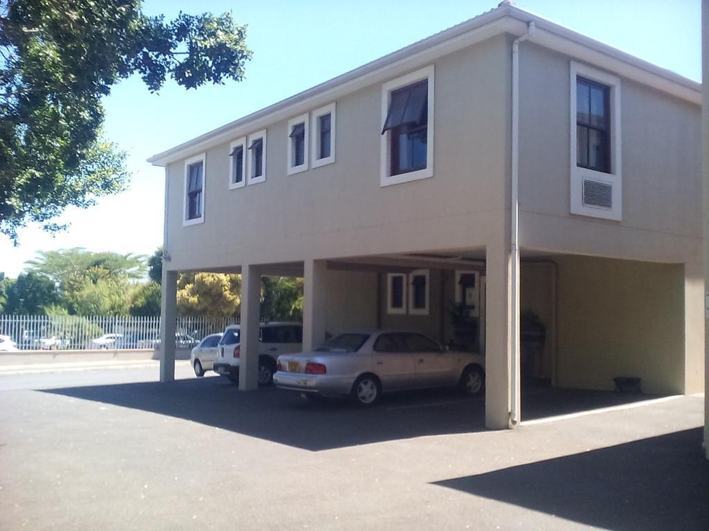 Bread And Barrel Guesthouse Bellville Cape Town Exterior photo