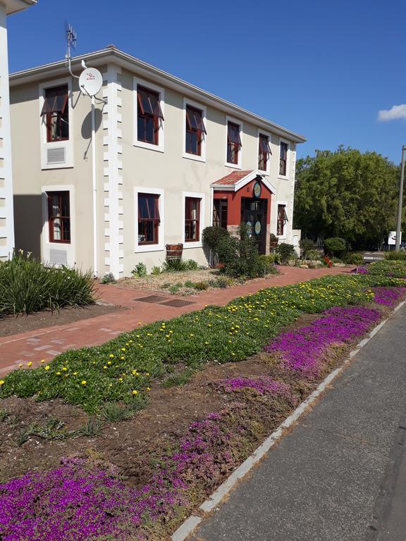 Bread And Barrel Guesthouse Bellville Cape Town Exterior photo